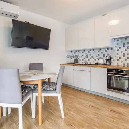 Horizon Park, Sun & Snow *