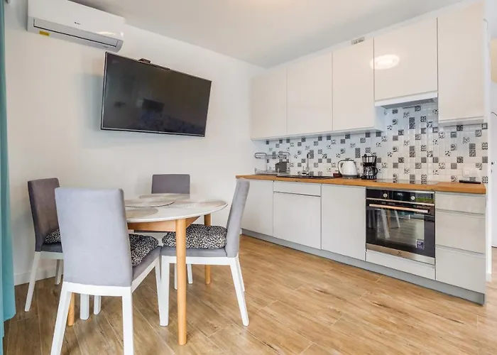 Horizon Park, Sun & Snow *